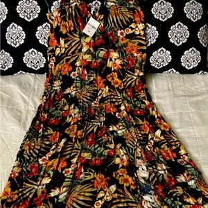 Forever 21 Plus, 3x maxi style, adjustable straps, v shaped neckline, side slit